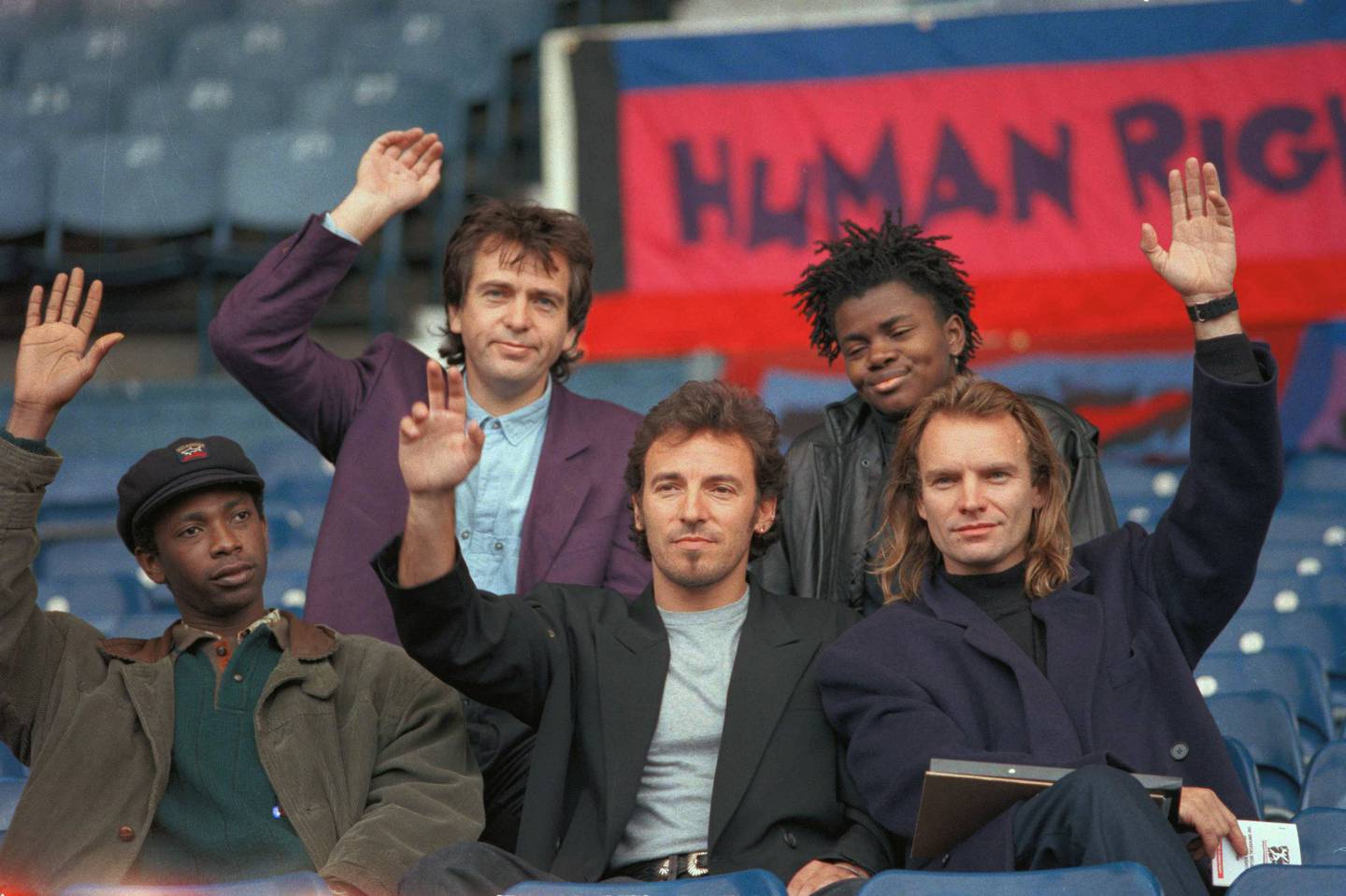 Peter Gabriel (øverst) klar for Amnesty-turné for menneskerettigheter i 1988, sammen med Youssou N'dour, Bruce Springsteen, Tracy Chapman og Sting.