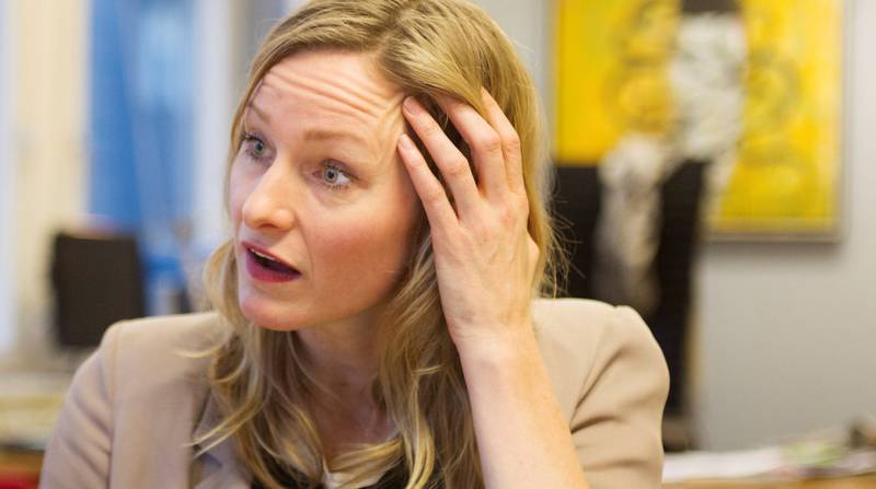 Sosialbyråd Inga Marte Thorkildsen reagerer kraftig på regjeringens forslag om å fjerne de fleste særordninger for flyktninger i folketrygden.