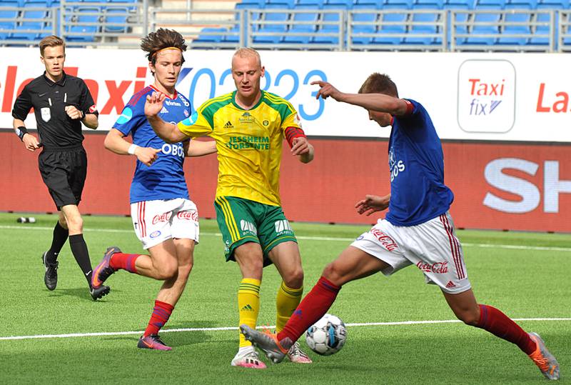 Ull/Kisa-kaptein Sondre Sørløkk (midten) scoret et nydelig mål mot VIF-rekruttene på Intility Arena mandag.