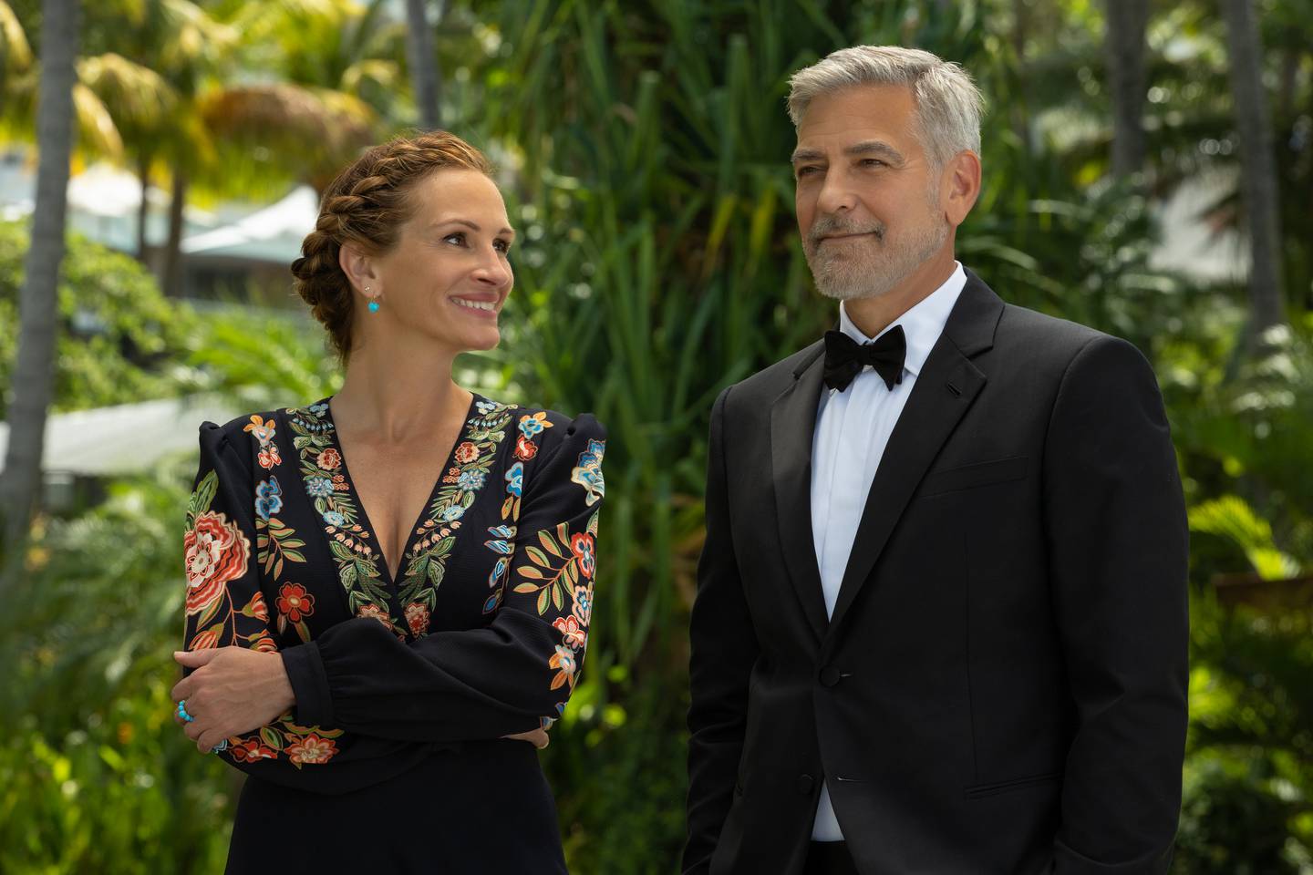 «Ticket To Paradise» med George Clooney (bak til venstre) og Julia Roberts.