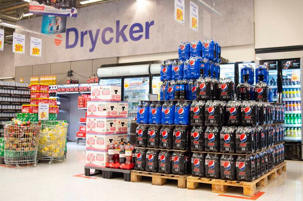 Stengte grenser til Sverige har ført til en stor økning i omsetningen til norske dagligvarebutikker. Her fra Charlottenbergs Shoppingcenter. Foto: Annika Byrde / NTB