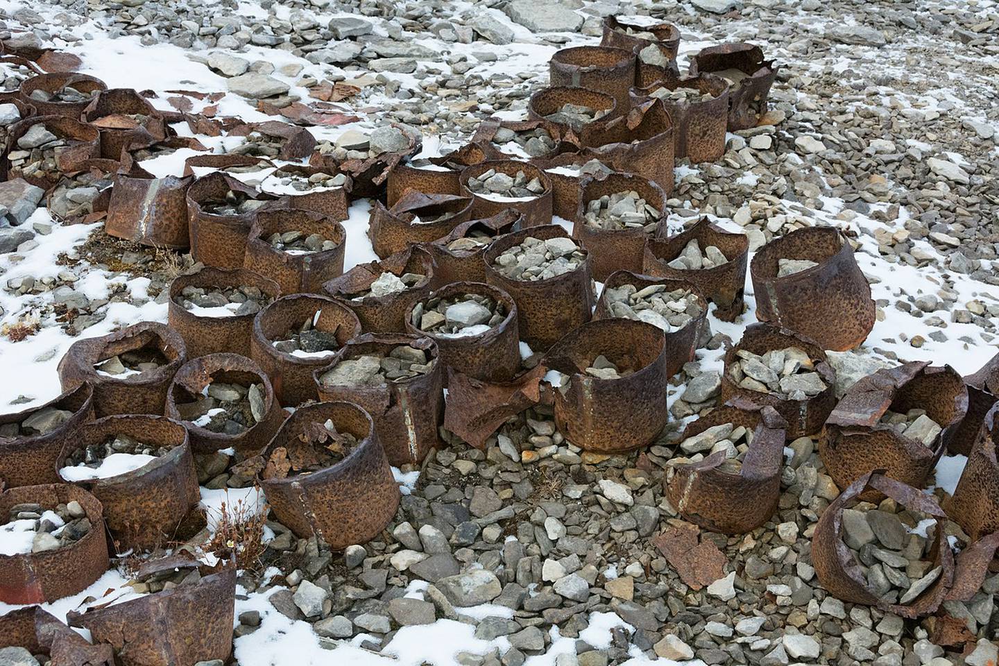 Hermetikk fra Franklinekspedisjonen, funnet på King Williamsøya. Franklins ekspedisjon hadde med seg 8.000 bokser med mat. Senere forskning mener at bly fra boksene kan ha ført til blyforgiftning.