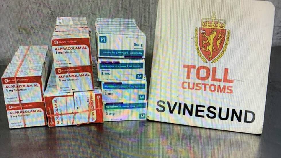 Beslag av 4.500 tabletter som inneholder det beroligende virkestoffet alprazolam ved Svinesund tollsted 27. oktober. Pillene står på den norske narkotikalista, og er derfor ulovlig å innføre uten spesiell tillatelse.