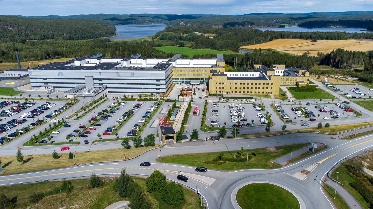 Sykehuset Østfold Kalnes. Sykehus. Drone. Flyfoto. Luftfoto.