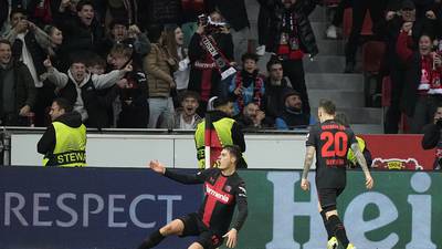 Leverkusen nær sesongens første tap – reddet seg åtte minutter på overtid