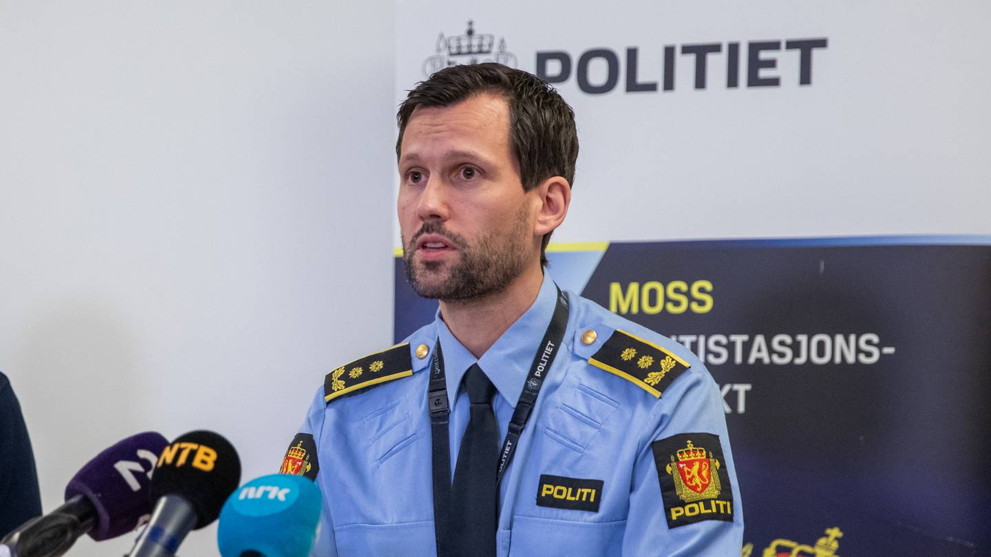 Christian Finnanger, politiadvokat i Øst politidistrikt og påtaleansvarlig i saken, under onsdagens pressekonferanse om skytingen i Moss.