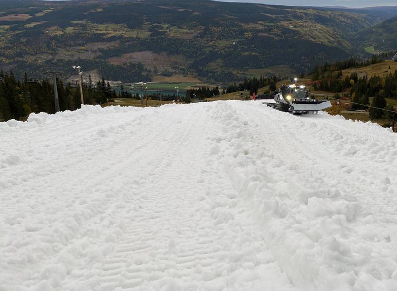 Kvitfjell er det eneste alpinsenteret som satser på tidlig åpning ved hjelp av fjorårets snø. Årets sesong startet 26. september.