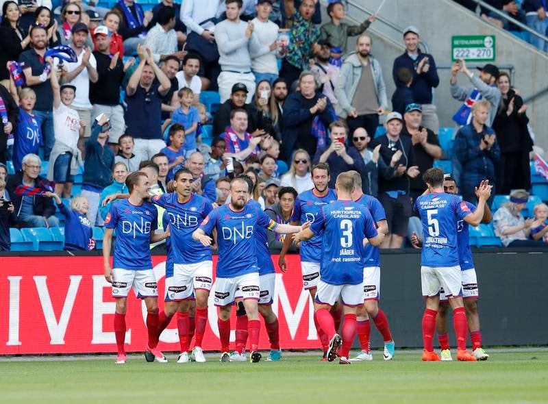 "Den blå veggen" skal bli den massive supporterdelen på Valle. Som får spillerne til å prestere, som her etter scoring mot Lillestrøm 24. juni.