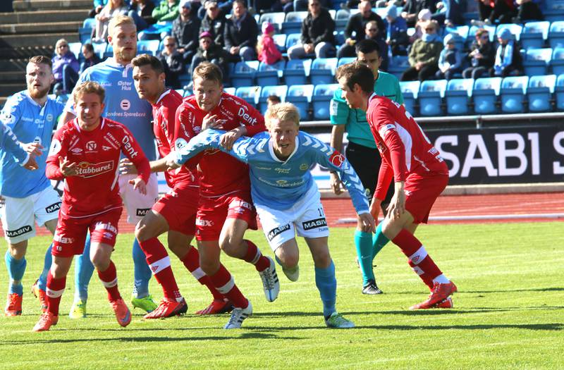 Eirik Schulze scoret Sandnes Ulfs første mål. Foto: Arne Birkemo