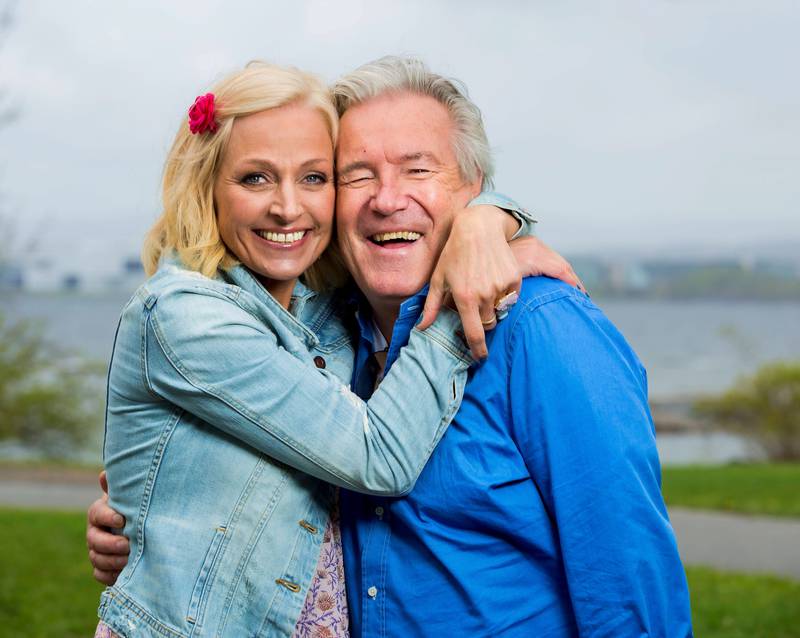 «God sommer Norge» på TV 2 har vesentlig bedre seertall enn fjorårets «Sommertid» hadde på samme kanal. Vår Staude og Davy Wathne. FOTO: TV 2