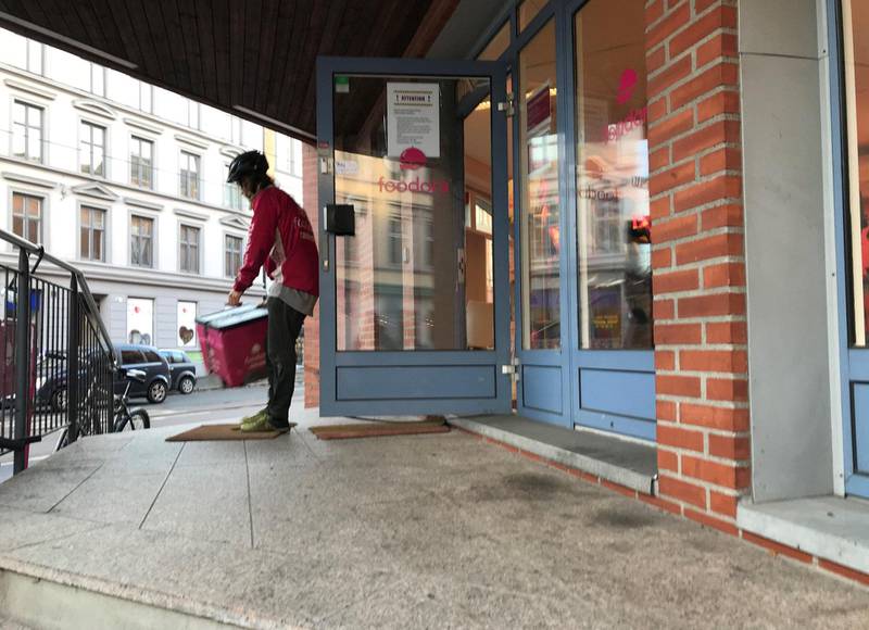 De Foodora-ansatte har fått bedre lokaler siden streiken i fjor, synlig og sentralt på Grünerløkka i Oslo. Foto: Jessica Allande
