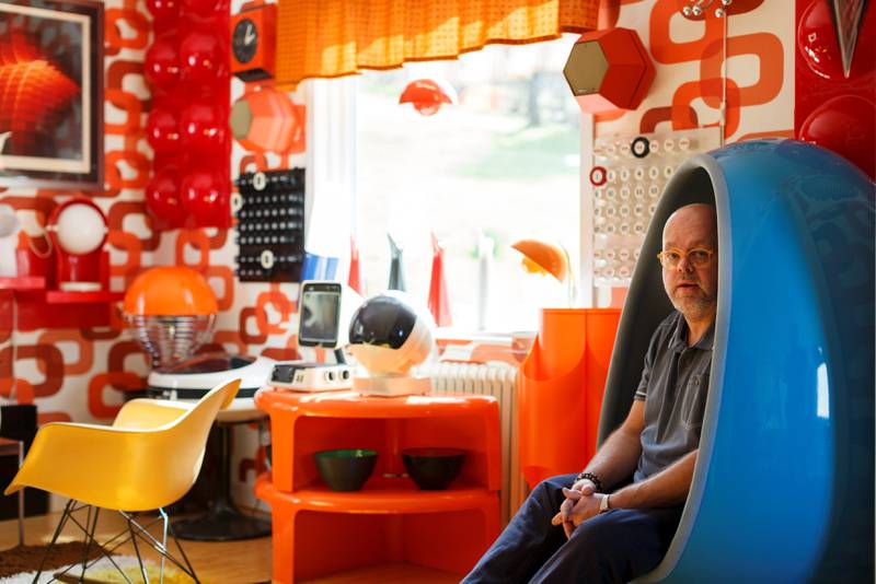 Hjemme hos Leif-Gunnar «Elof» Elofsson det rikelig med fargesterk plast. FOTO: ANDERS ANDERSSON/TT/NTB SCANPIX