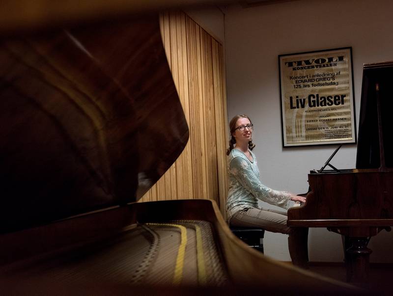 øver på gamle klaver: På Norges musikkhøgskole øver Christina Kobb på  gamle wienerklaver fra 1800-tallet. Hun spiller på samme måte som de gjorde på Schuberts tid.