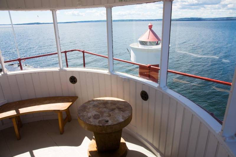 På Gullholmen rett utenfor Jeløy i Moss, har du mulighet til å nyte utsikten fra fyrtårnet.