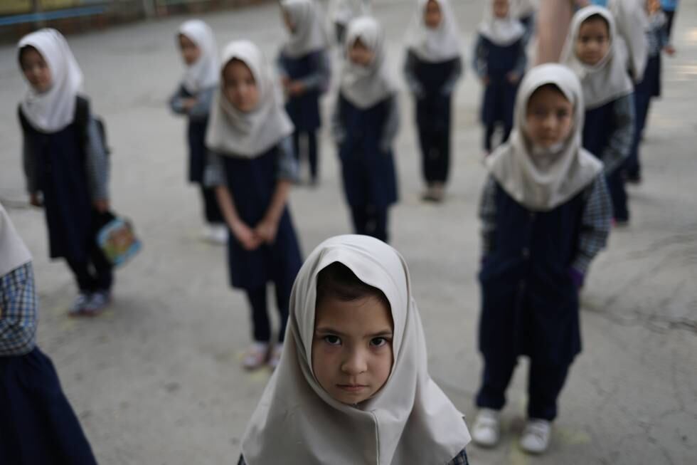 De sosiale ringvirkningene kan koke ned til én sentral faktor: hvor stort handlingsrom og hvilken status kvinner og jenter vil få, skriver innleggsforfatterne om situasjonen i Afghanistan.