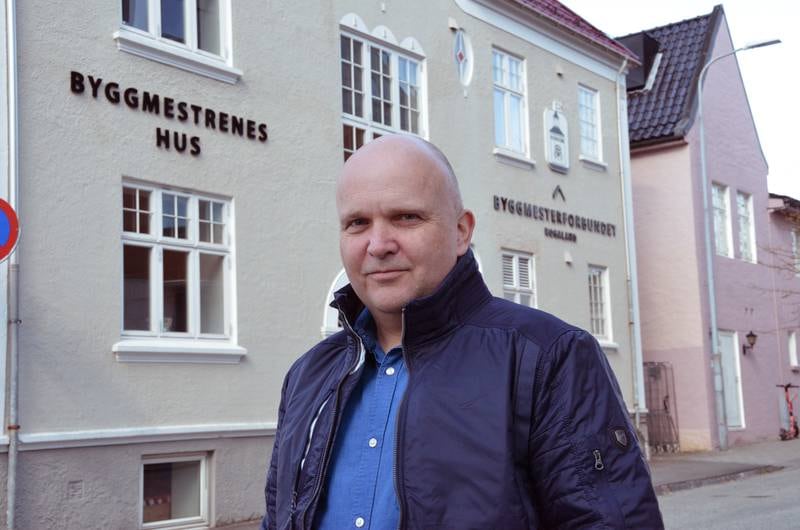 Jarle Jonassen, leder i Byggmesterforbundet i Rogaland sier byggebransjen er helt avhengig av innleid arbeidskraft.