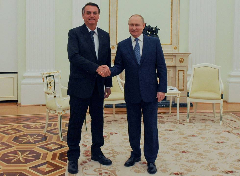Både Argentinas president og Brasils Jair Bolsonaro (til venstre på bildet), har vært på besøk hos Russlands president Vladimir Putin i Moskva den siste tiden.