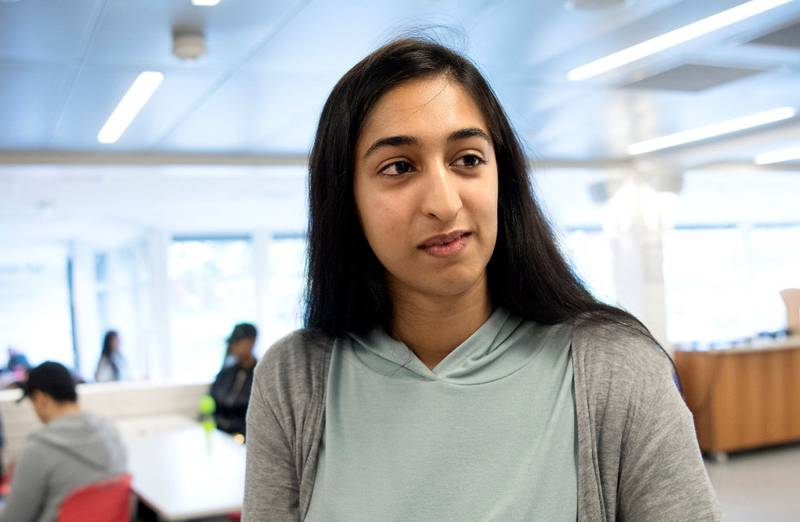 – Jeg har gått her i tre år, og aldri før opplevd den uroen vi har hatt nå, sier Stovner-elev Hamna Majeed (18).