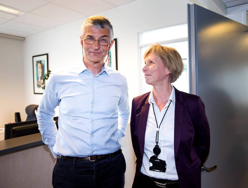 I går ettermiddag møtte Joakim Lystad pressen sammen med Kjersti Monland, som fungerer i hans stilling som Nav-sjef til ny arbeids- og velferdsdirektør er på plass. FOTO: GORM KALLESTAD/NTB SCANPIX