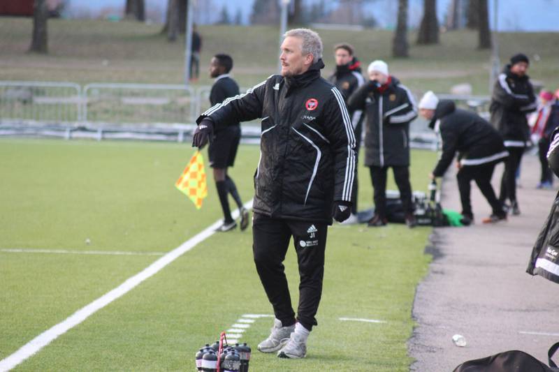 KFUM-trener Jørgen Isnes ga laget godkjent defensivt, men innrømmet at de har litt å jobbe med offensivt.