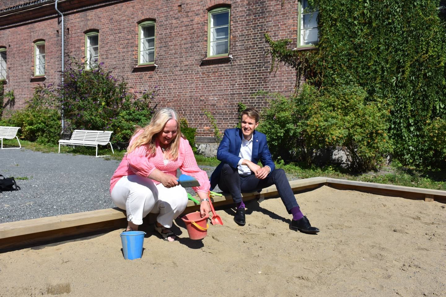 Tross deres delte bekymring for rammevilkårene i barnehagene, var det en lystig og optimistisk tone mellom barnehageansatt Heidi Grymyr og Aps utdanningspolitiske talsperson Torstein Tvedt Solberg under deres møte forrige torsdag.