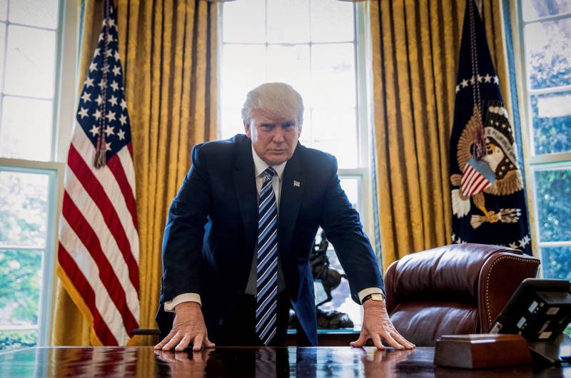 Donald Trump gir sparken til FBI-sjef James B. Comey, mannen som paradoksalt kan ha bidratt til at han selv kom til makten.