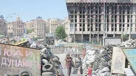 Holder stand på Maidan-plassen
