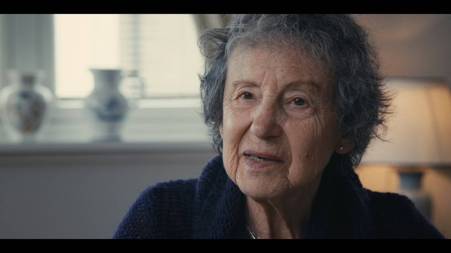 forteller sin historie i dokumentarserien «Last: Jøder» på NRK TV