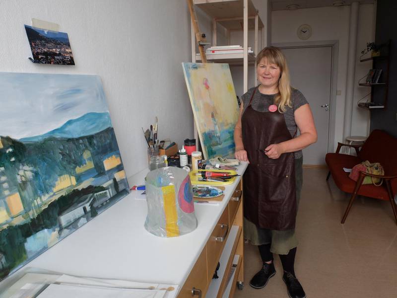 Daina Deksne-Gundersen er langt mer produktiv i eget atelier enn hun var hjemme.