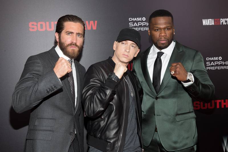 Eminem er klar med soundtrack til boksefilmen Southpaw. Her er han flankert av 50 Cent og filmens hovedrolleinnehaver Jake Gyllenhaal.