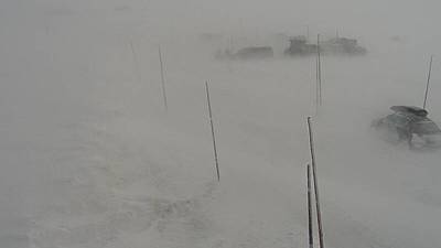 Dårlig vær på fjellovergangene – bilister bes om å utsette hjemreisen fra påskefjellet