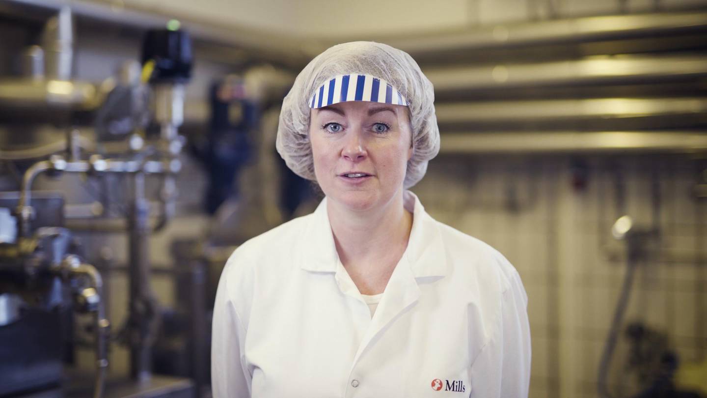 – SAMFUNNSANSVAR: Produksjonssjef Camilla Hissingby i Mills forteller at helseaspektet er viktig i deres arbeid med produktutvikling.