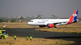 Første fly på seks år har tatt av fra Jemens hovedstad