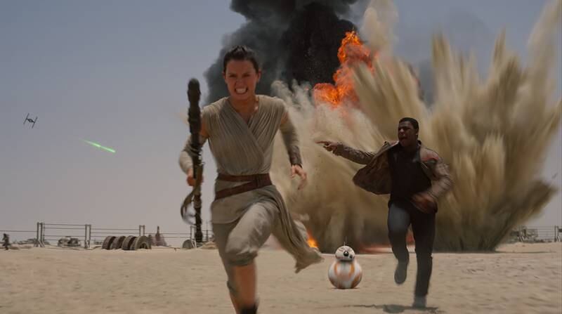 Disse skal føre «Star Wars»-myologien videre:  Det nye stjerneskuddet Daisy Ridley er Rey, mens John Boyega finner sin plass i galaksen som Finn. FOTO LUCASFILM LTD/DISNEY