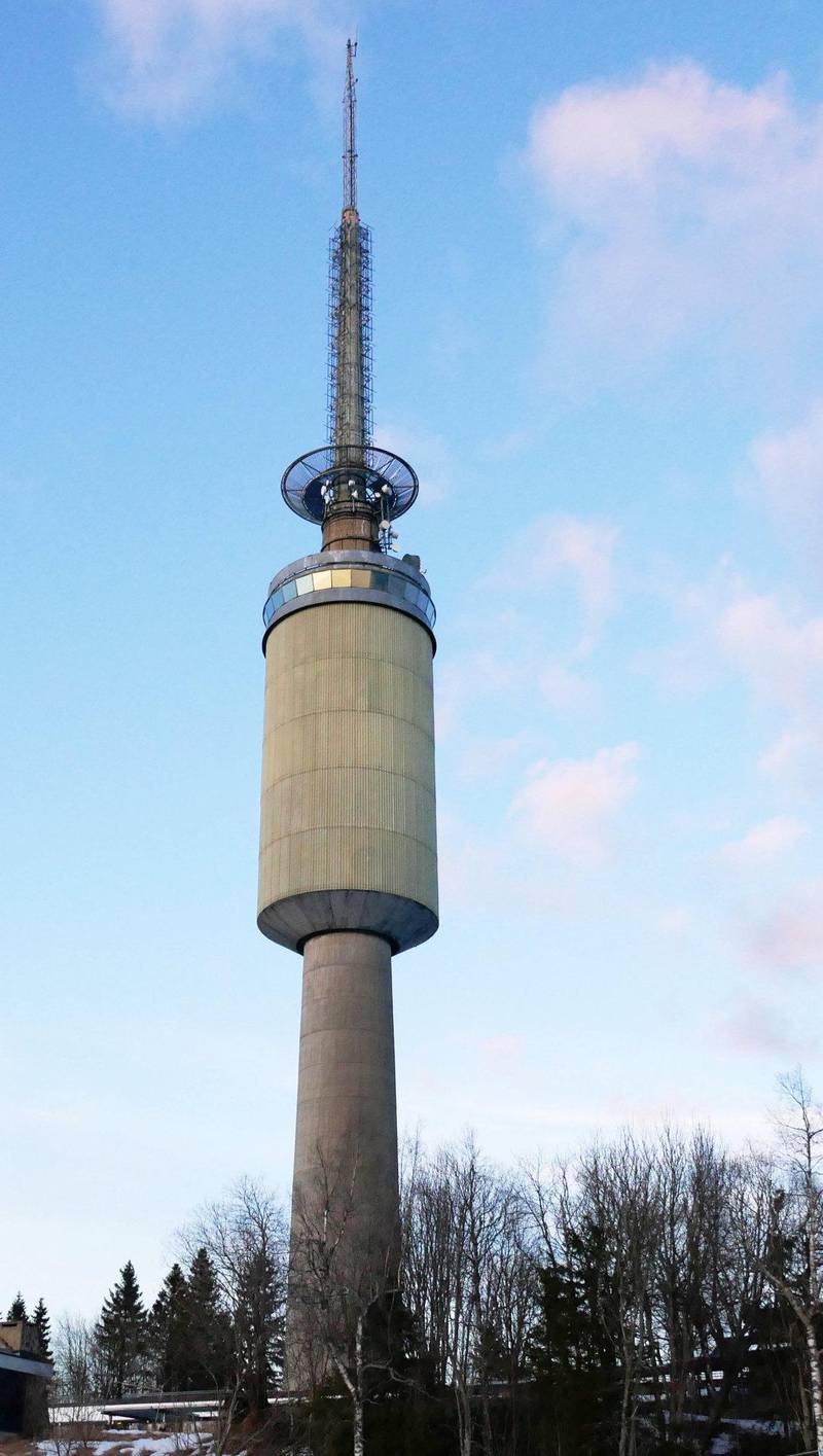ARKITEKTTÅRN: Dagens Tryvannstårn ble tegnet av den profilerte arkitekten P.A.M. Mellbye for om lag 60 år siden. FOTO: ERIK JOHANSEN/ NTB SCANPIX