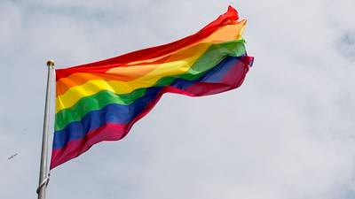 Oslo-skole har fått to pride-flagg ødelagt