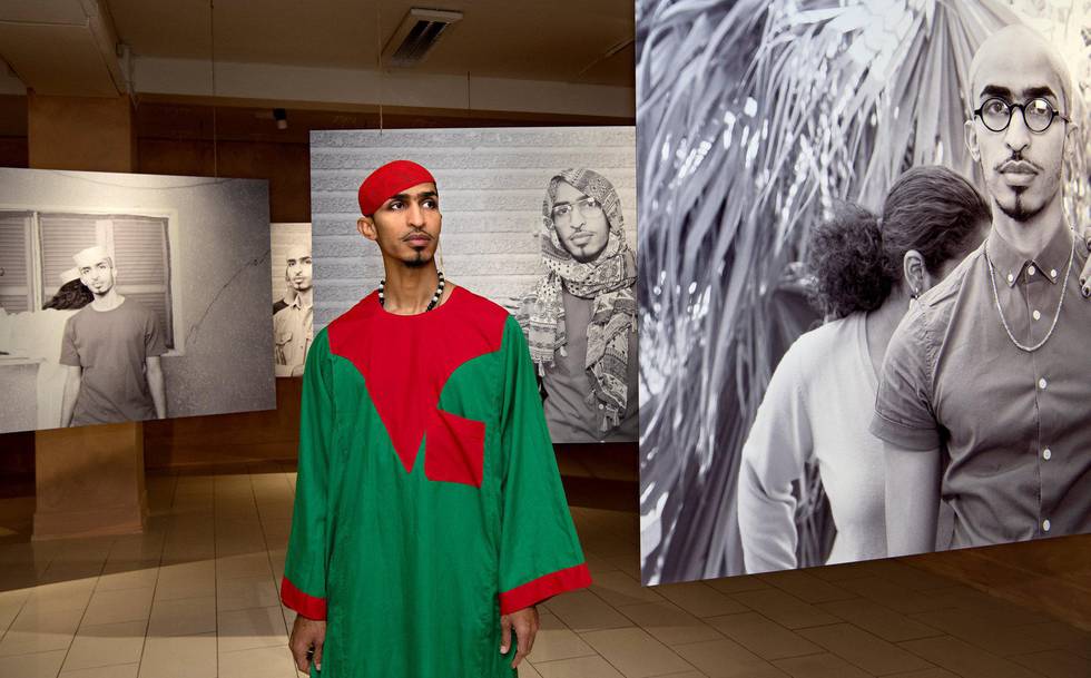 Ahmed Umar fotografier er politisk aktivisme i rendyrket form. Samtidig fungerer det som en sterk, kunstnerisk installasjon.