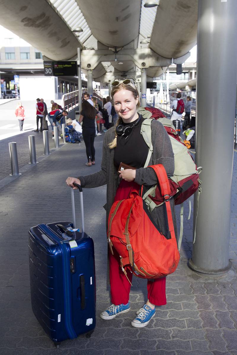Trondheim-studenten Siri Nordén dro med seg flere kolli på buss for tog, på vei hjem tilbake til studiebyen.
– Man må regne med vedlikeholdsarbeid iblant, mener hun.