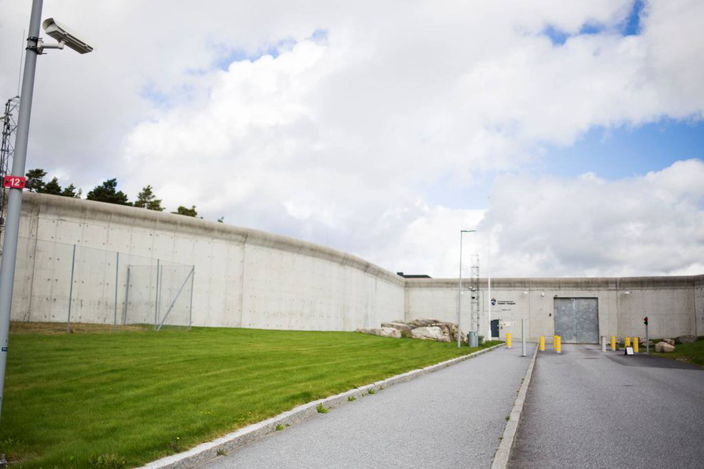 –20 MILL: Halden fengsel planlegger å kutte alt merforbruk innen 2024, beregnet til 20 millioner kroner, med konsekvenser for bemanningsgraden.