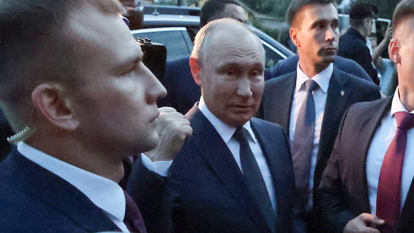 Russian President Vladimir Putin meets with residents of the village of Turginovo in the Tver Region, Russia September 1, 2023. Sputnik/Mikhail Klimentyev/Kremlin via REUTERS ATTENTION EDITORS - THIS IMAGE WAS PROVIDED BY A THIRD PARTY.