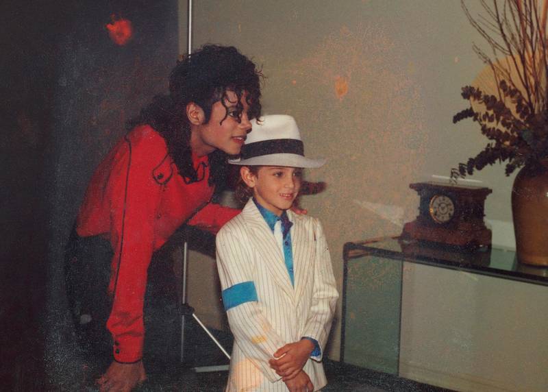 Dansetalentet og den senere Britney Spears-koreografen Wade Robson møtte Michael Jackson første gangen som 5-åring. To år etter startet de påståtte overgrepene. FOTO: Wade Robson archive/Amos Pictures/NRK