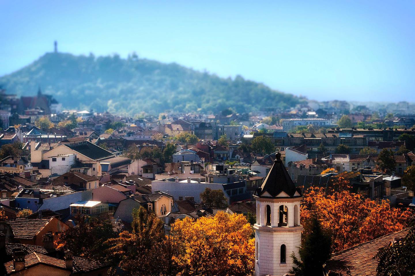 Nyt bylivet, roen i gamlebyen eller trekk deg helt tilbake til en av åsene rundt Plovdiv.
