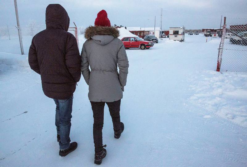 Det kristne syriske ekteparet Dallia Samer Asaad (33) og Samer Wardeh (42) kan når som helst bli sendt til Russland med sine tre barn etter at Norge nekter å vurdere asylgrunnlaget. Familien har brukt alt de har for å komme seg til Norge via den arktiske ruten over Storskog. FOTO: JAN-MORTEN BJØRNBAKK/NTB SCANPIX
