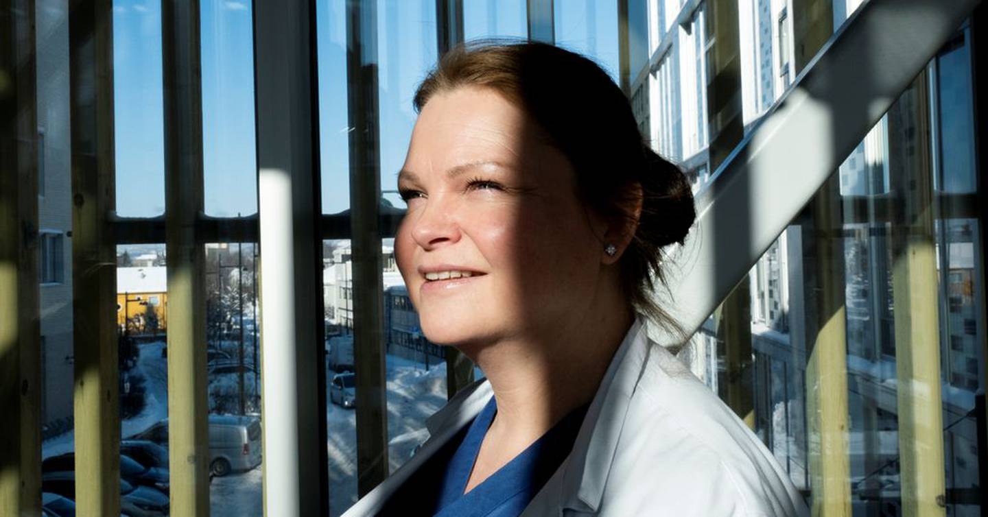 Sykehussosionomene opplever at det er stort behov for deres kompetanse og støtte i arbeidet rundt pasientene ved sykehuset. I tillegg til henvisninger, kan pasientene selv også be om å få snakke med sosionom, sier Linn Bjerke.