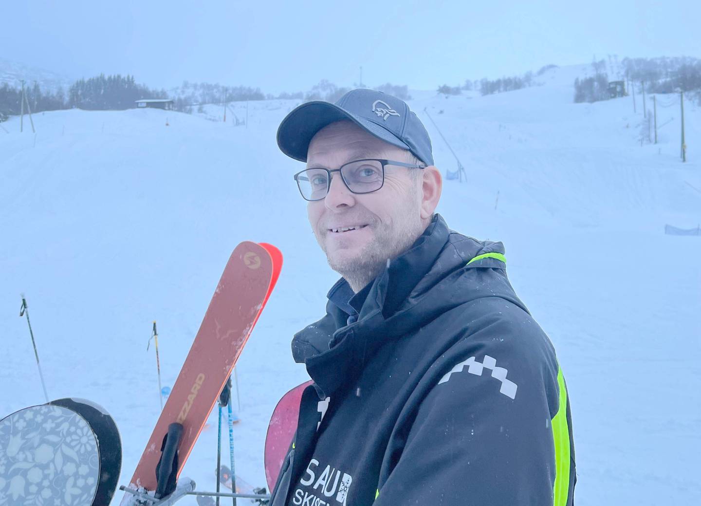 Jan Reidar Fosstveit er daglig leder i Sauda Skisenter, og han er fornøyd med sesongstarten.