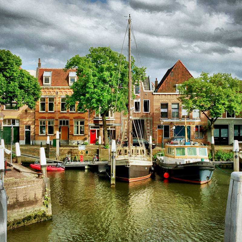 Dordrecht er en meget hyggelig by, med et velbevart historisk sentrum og mange kanaler.