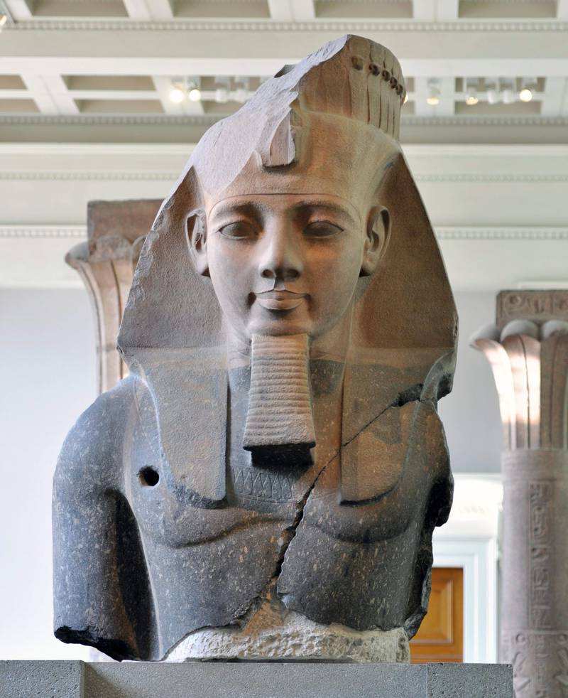 RAMSES II: Denne statuen av faraoen Ramses den store ble laget til hans grav i Kongenes Dal, for cirka 3.250 år side. FOTO: NTB SCANPIX