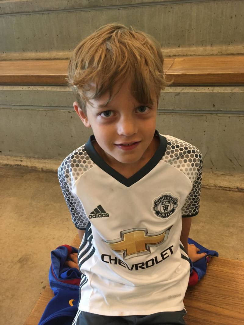 Henrik Hommerstad Tveit (7 år):
– Jeg går på fotballkurset. Det er første gang jeg er med på sommerskolen. Jeg meldte meg på fordi jeg synes det er veldig gøy å spille fotball, og her lærer jeg noen nye ting. Til vanlig spiller jeg på Skiold.