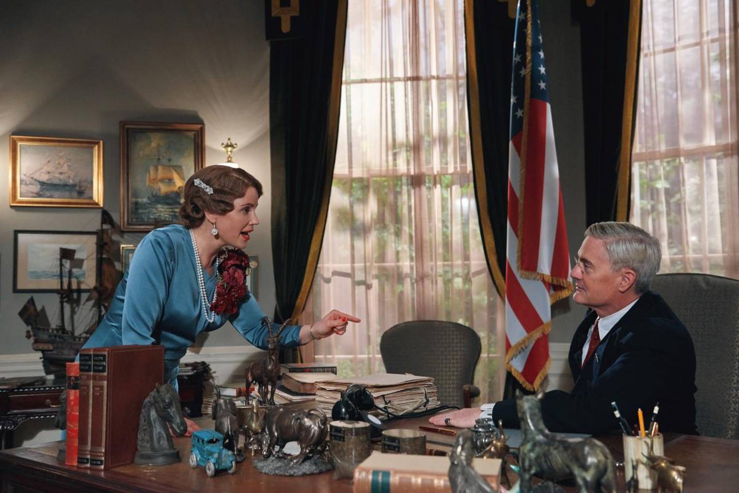 Kronprinsesse Märtha (Sofia Helin) hadde tilgang til president Roosevelts (Kyle MacLachlan) ovale kontor, og visste å bruke anledningen, i følge «Atlantic Crossing».