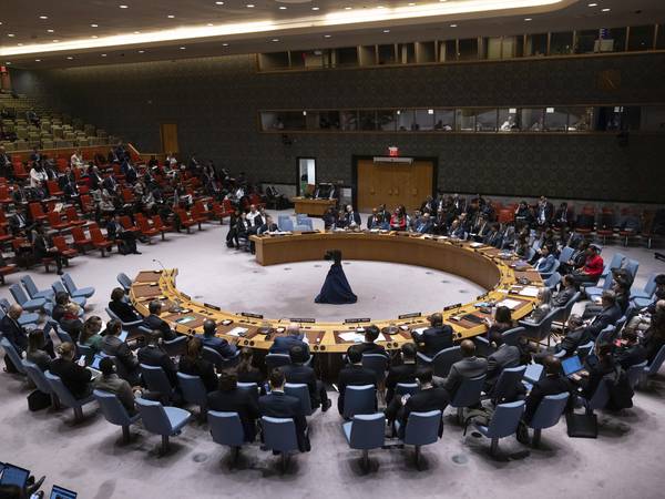 FNs sikkerhetsråd krever umiddelbar våpenhvile og frigivelse av gisler i Gaza